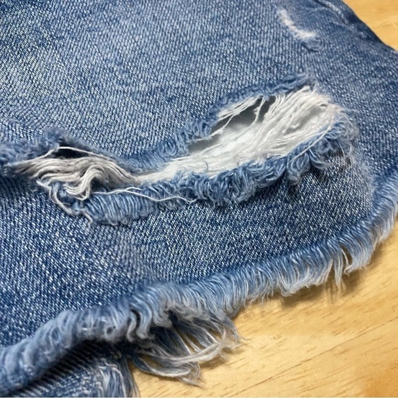 KanCan ON THE MOVE HIGH RISE DOUBLE BUTTON denim jean shorts size 3/25 - Picture 6 of 12